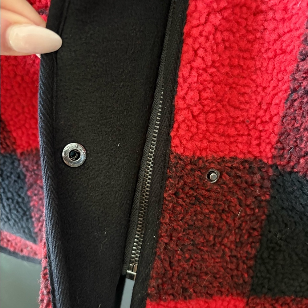 Old Navy Women’s Red and Black Plaid Jacket - Picture 4 of 4